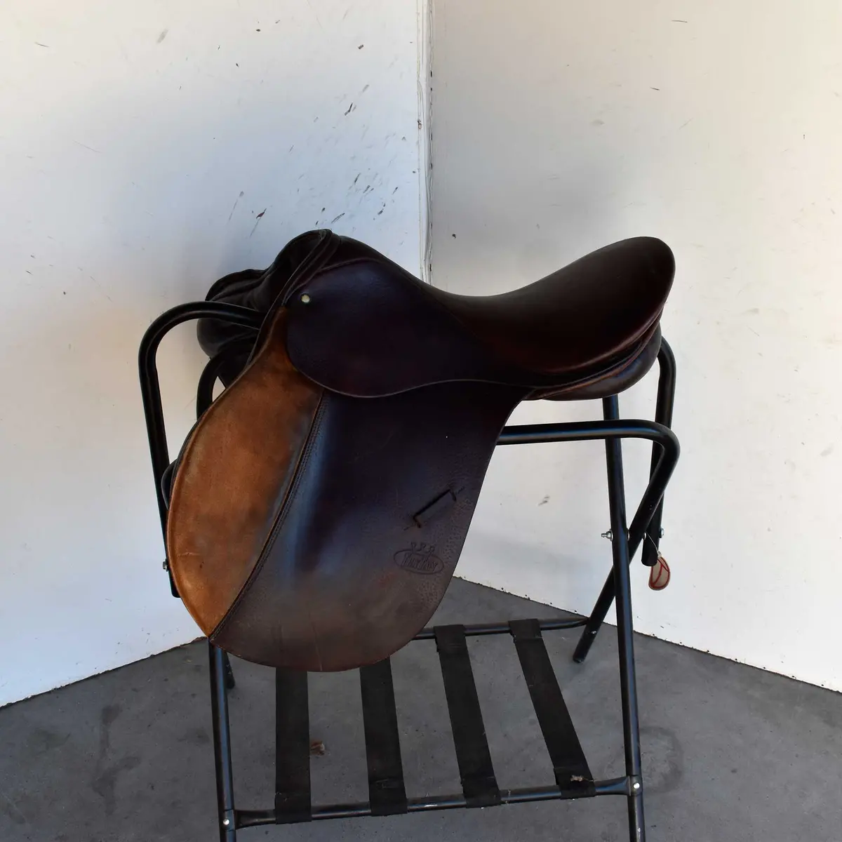 Used 15" English Tex Tan Rider Saddle 1