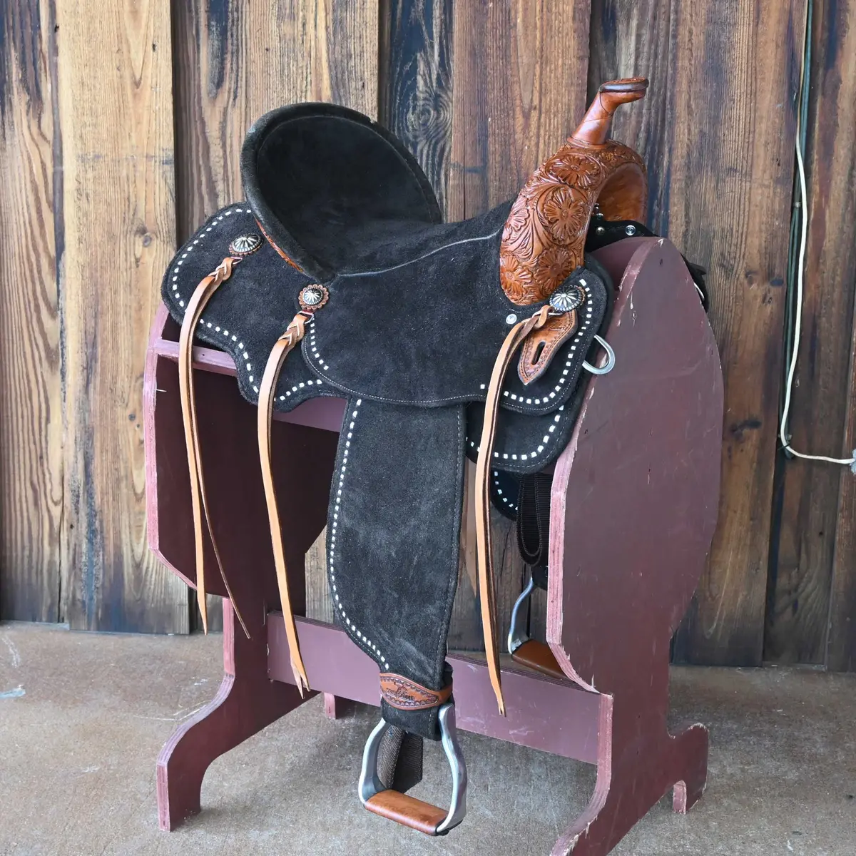 14" Seven Lightweight (Fiberglass Tree) Barrel Saddle 1