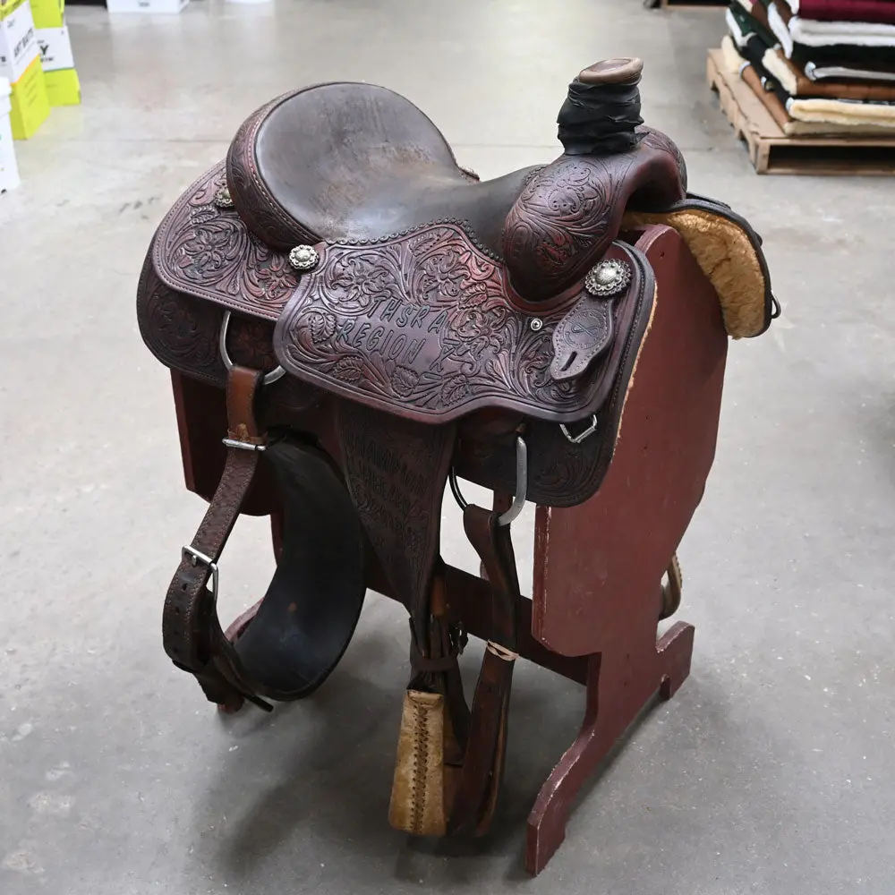 15.5" Used Infinity Team Roping Saddle 1