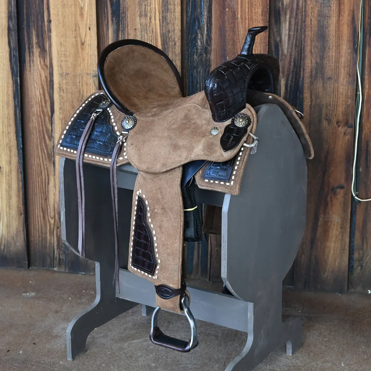 15" Seven Lightweight (Wood Tree) Barrel Saddle 1