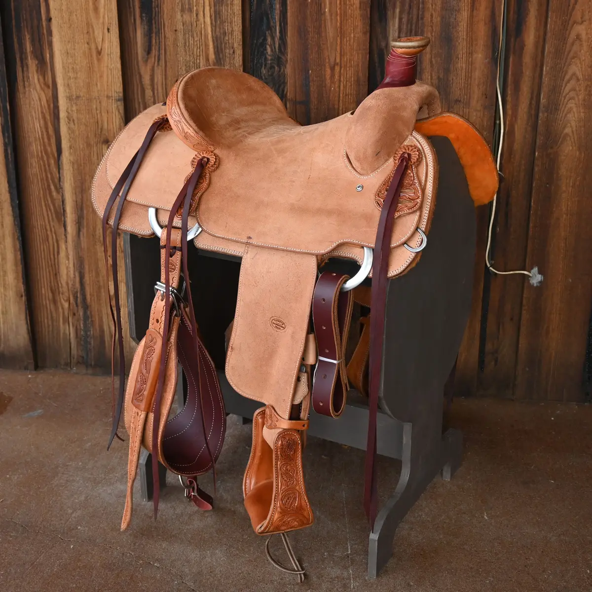 15.5" Teskey's Team Roping Saddle 1