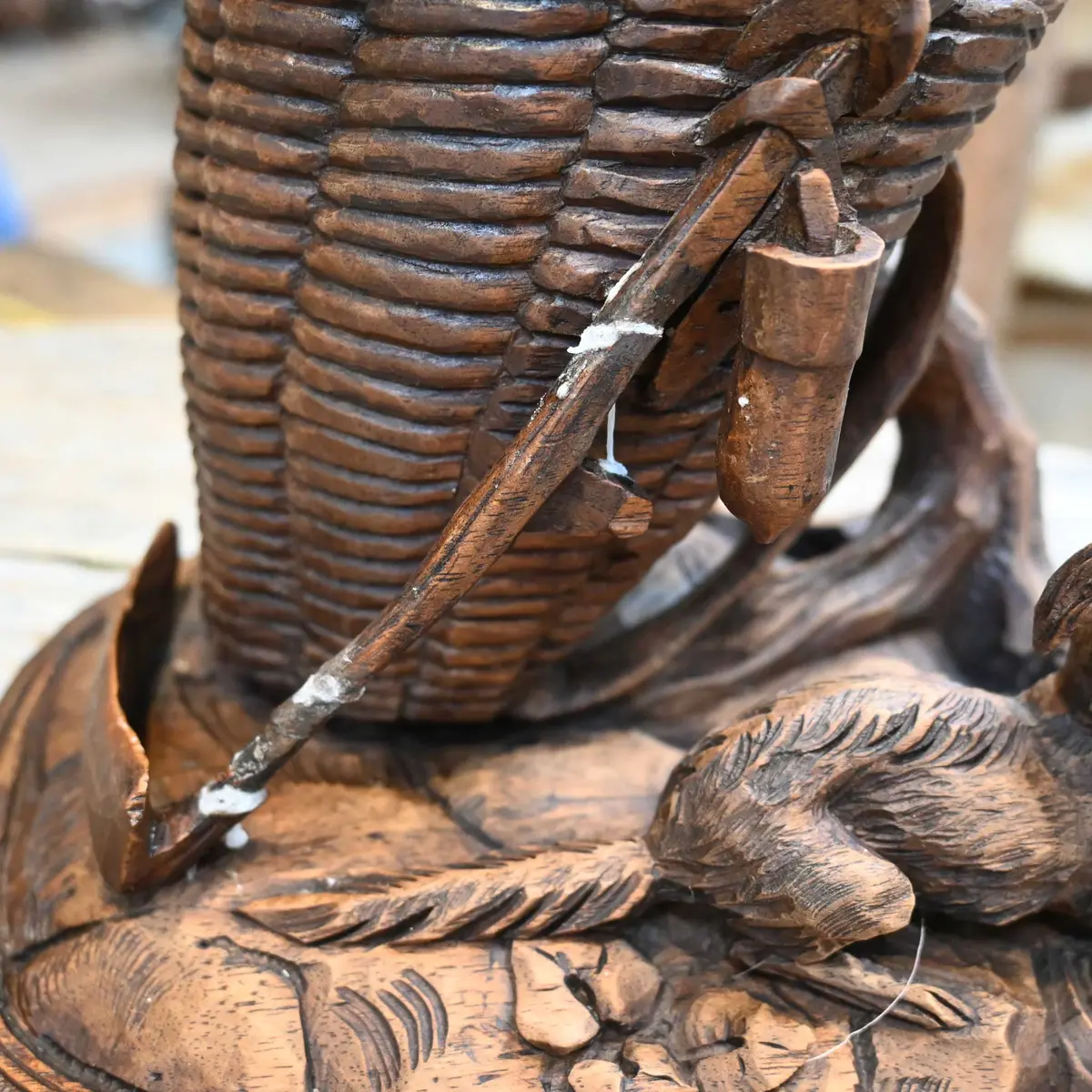 Vintage Black Forest Carved Wood Pen Holder 2