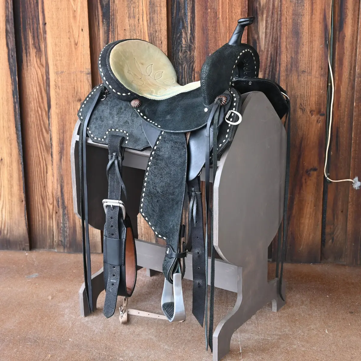 14.5" Used Double J Feather Lite Barrel Saddle 1